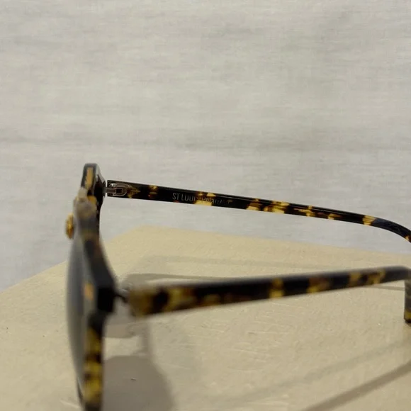 KREWE St Louis I Classic Tortoise Sunglasses with Dark Blue  display picture 1